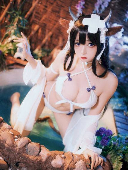 欧美美女裸体自慰给我看_剧情片在线视频播放