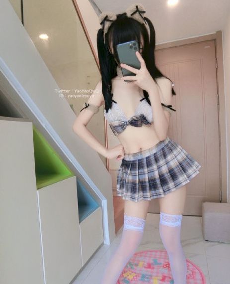 国产白嫩漂亮ktv在线_DVD高清完整版播放