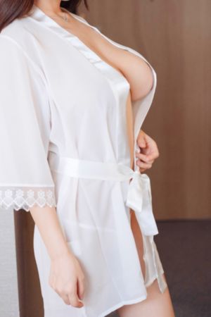 厨房玩弄爆乳艳妇雪臀_剧情片高清迅雷在线观看